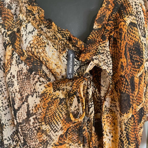 Pretty Little Thing Snakeskin Swimsuit Cover Romper 1X - Picture 3 of 3